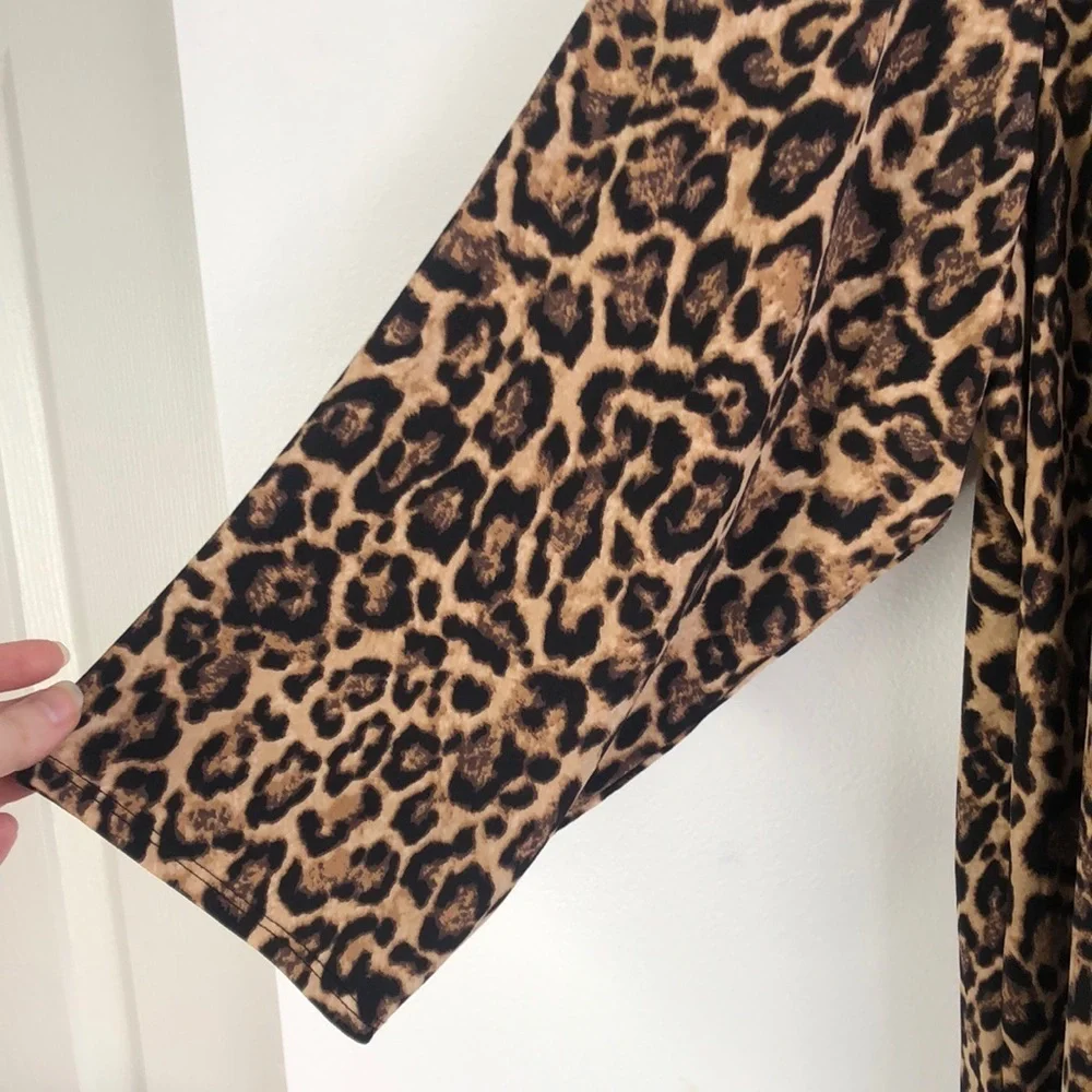 Carmen Marc Valvo Animal Print Women's Top - Picture 4 of 6